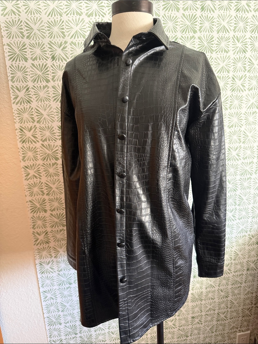 Missguided + Black Faux Croc Button-Up Shirt Jacket